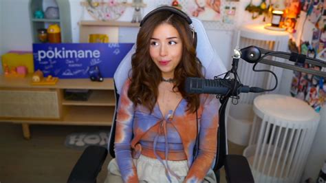 pokemane nude|POKIMANE SHOWS HER TITS ON TWITCH LIVE STREAM。